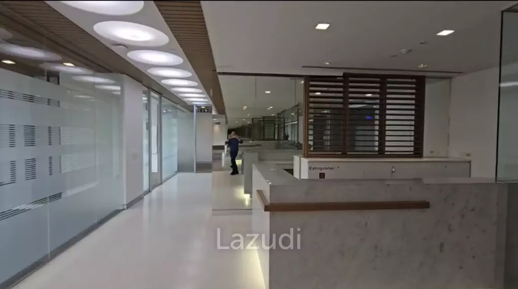 Spacious Furnished Office in CTI Tower Khlong Toei
