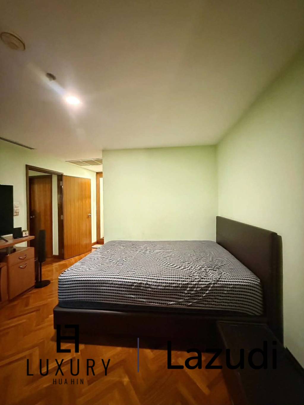 Spacious 2-Bed Condo in Baan Sansaran Hua Hin