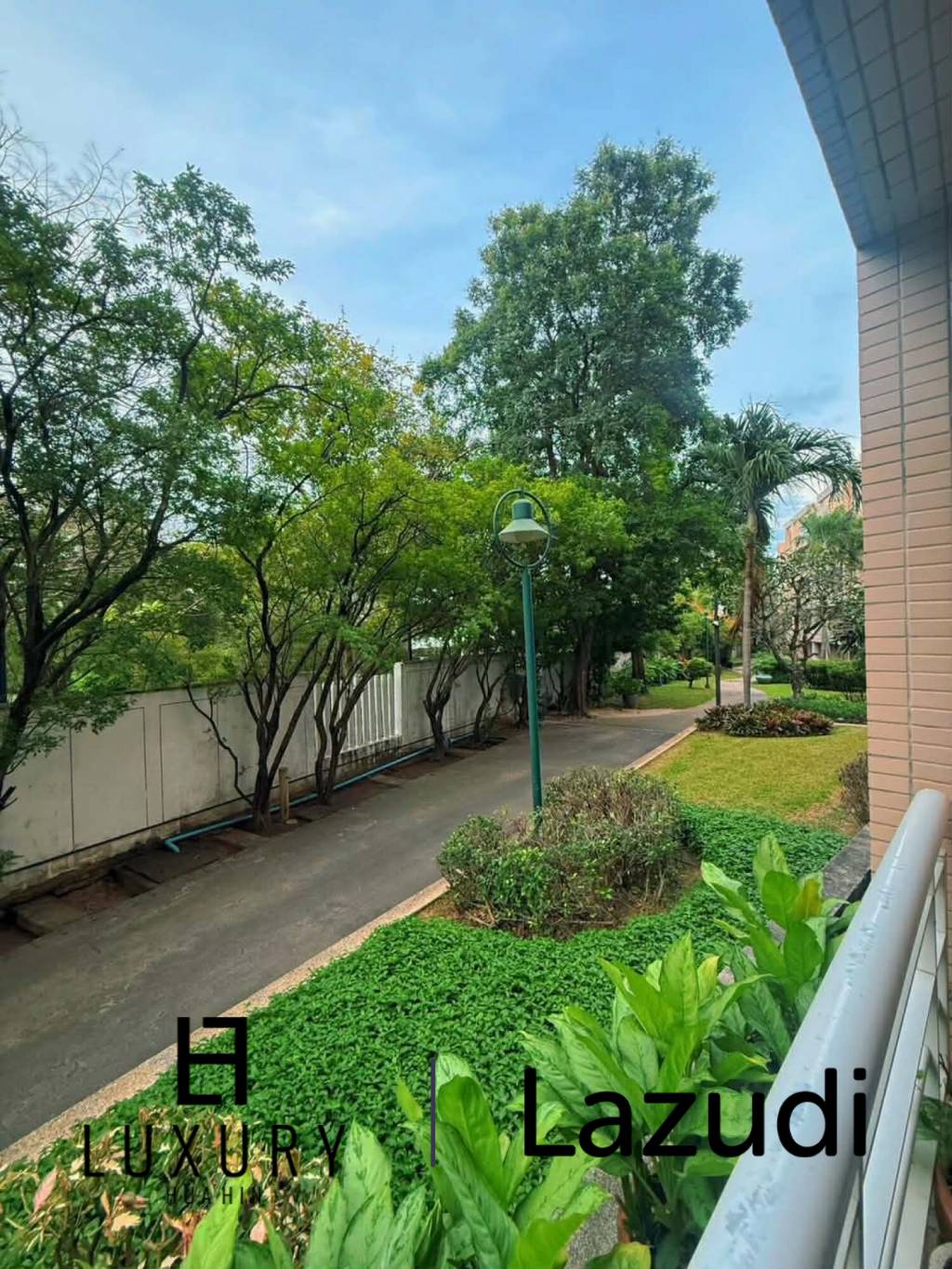 Spacious 2-Bed Condo in Baan Sansaran Hua Hin