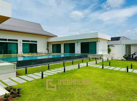 1245 qm Grundstück / 750 qm Wohnfläche / 14m x 4m Pool