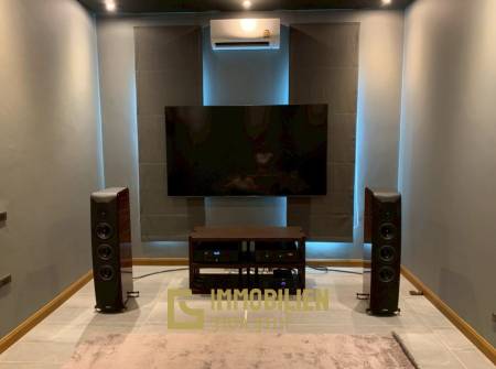 1245 qm Grundstück / 750 qm Wohnfläche / 14m x 4m Pool