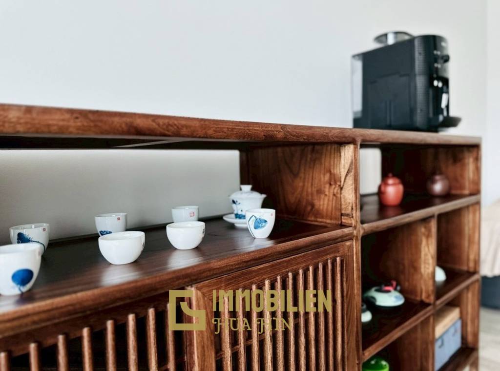 1245 qm Grundstück / 750 qm Wohnfläche / 14m x 4m Pool