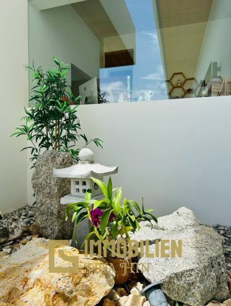 1245 qm Grundstück / 750 qm Wohnfläche / 14m x 4m Pool