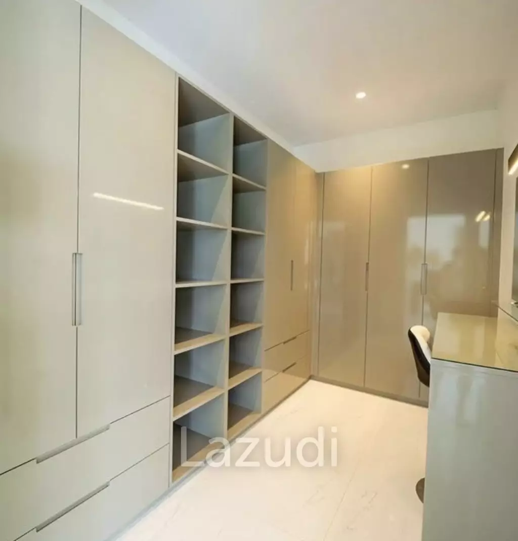 ST GEORGES PARK : 4 Bed Luxury Pool Villa