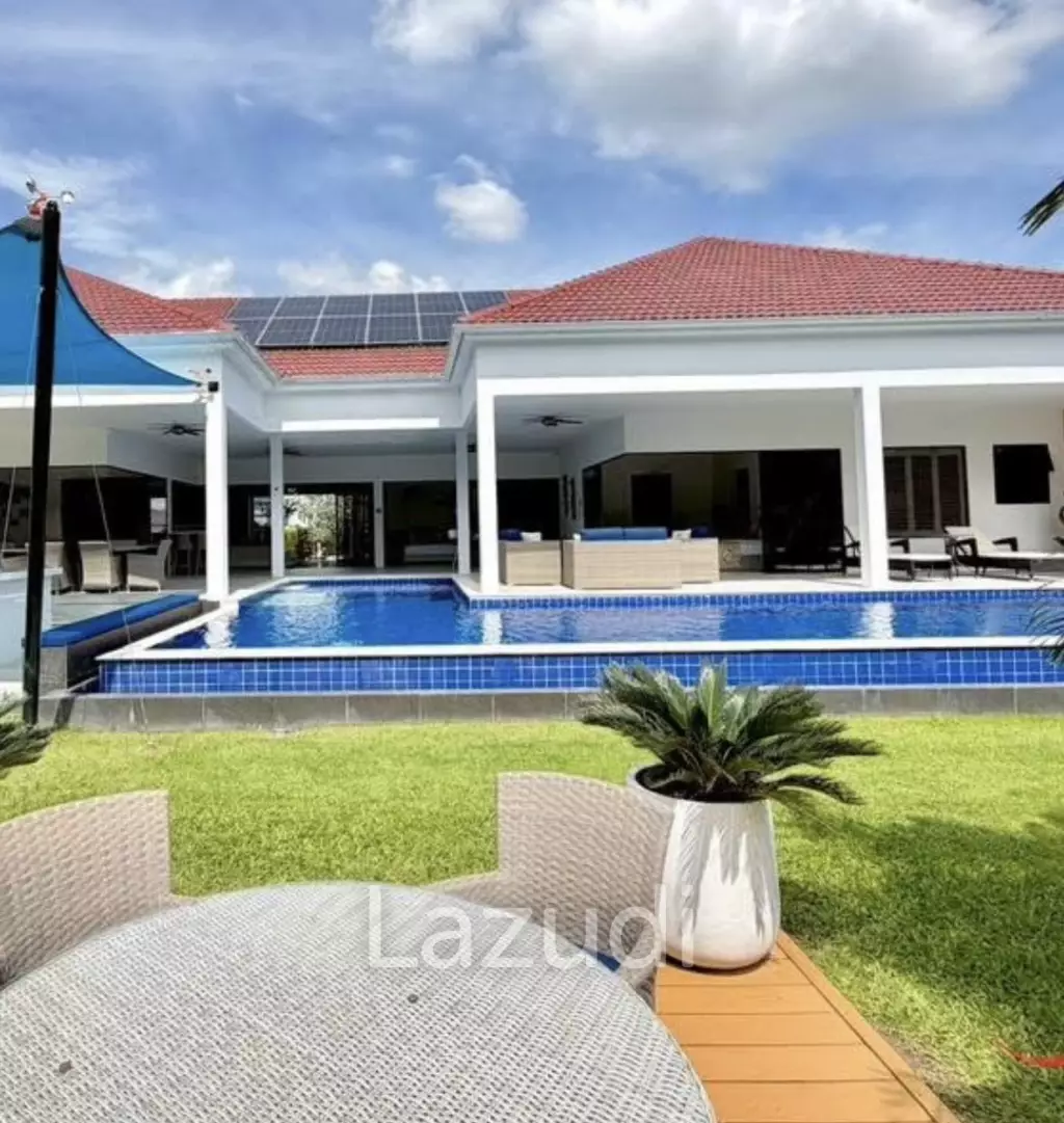 ST GEORGES PARK : 4 Bed Luxury Pool Villa