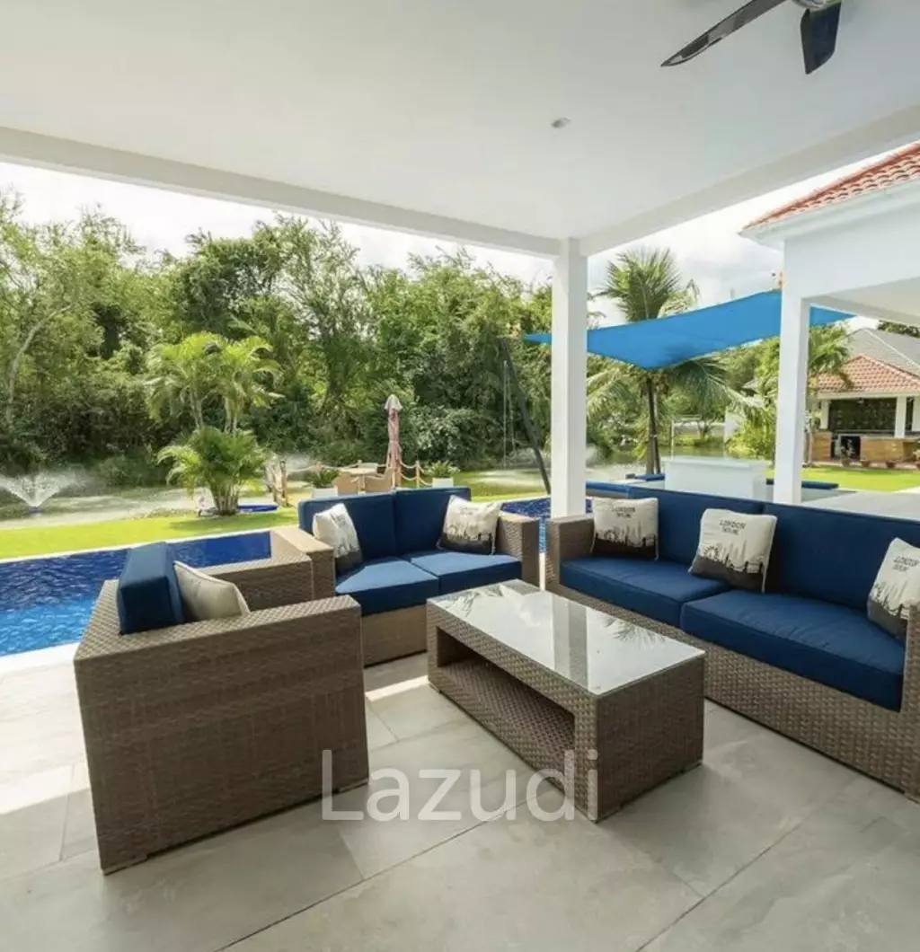 ST GEORGES PARK : 4 Bed Luxury Pool Villa