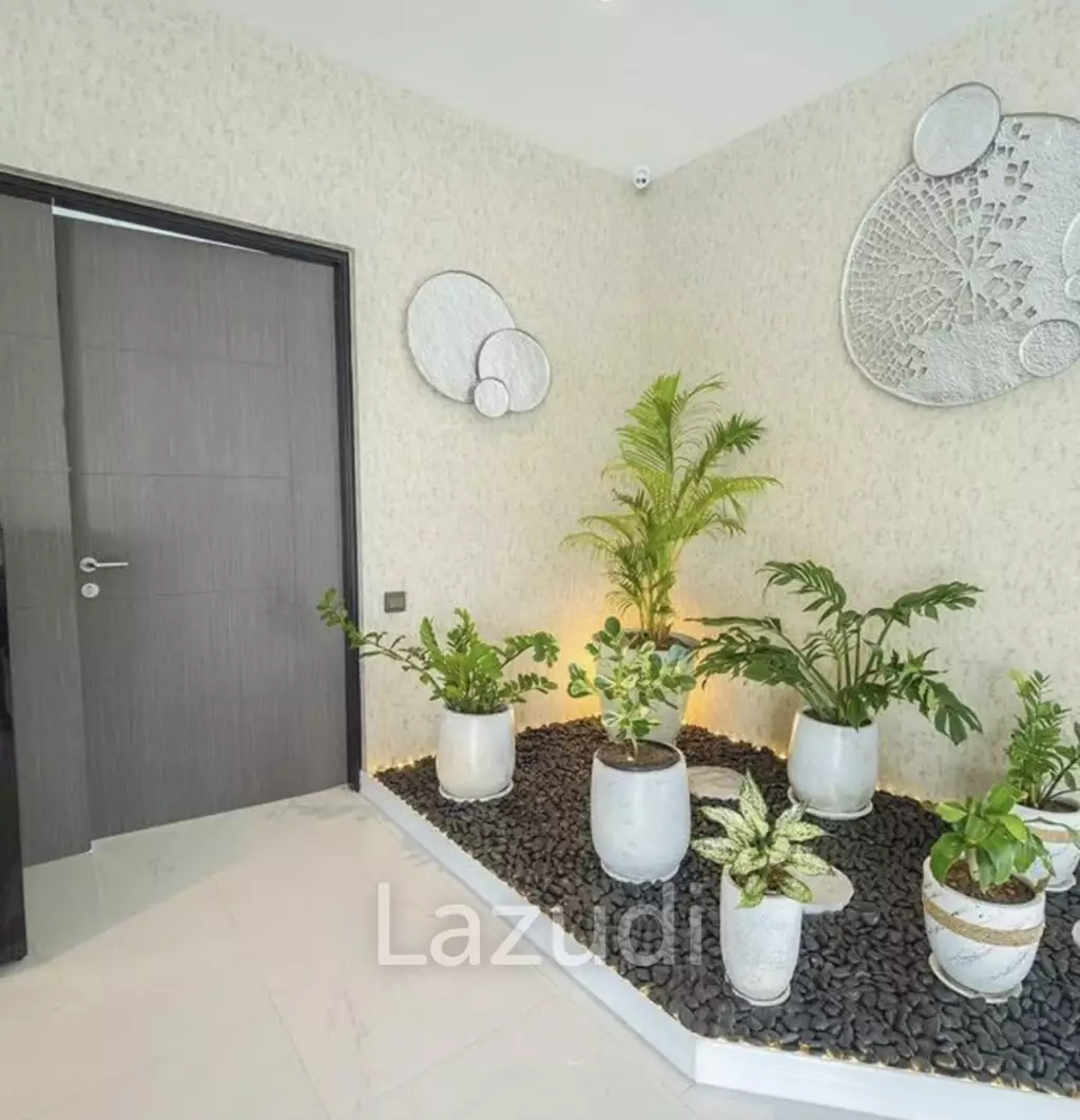 ST GEORGES PARK : 4 Bed Luxury Pool Villa