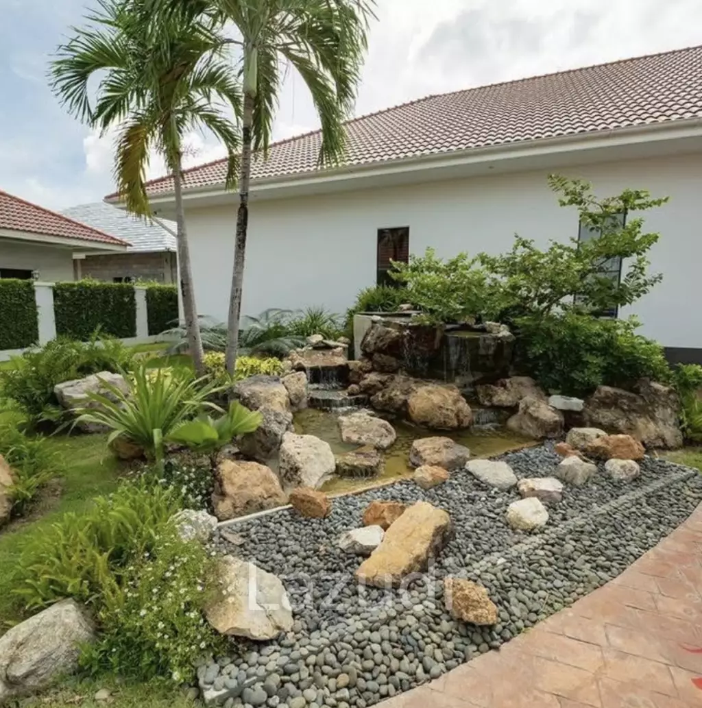 ST GEORGES PARK : 4 Bed Luxury Pool Villa