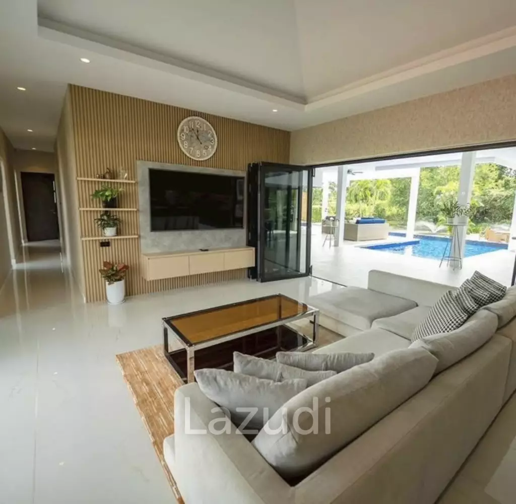 ST GEORGES PARK : 4 Bed Luxury Pool Villa