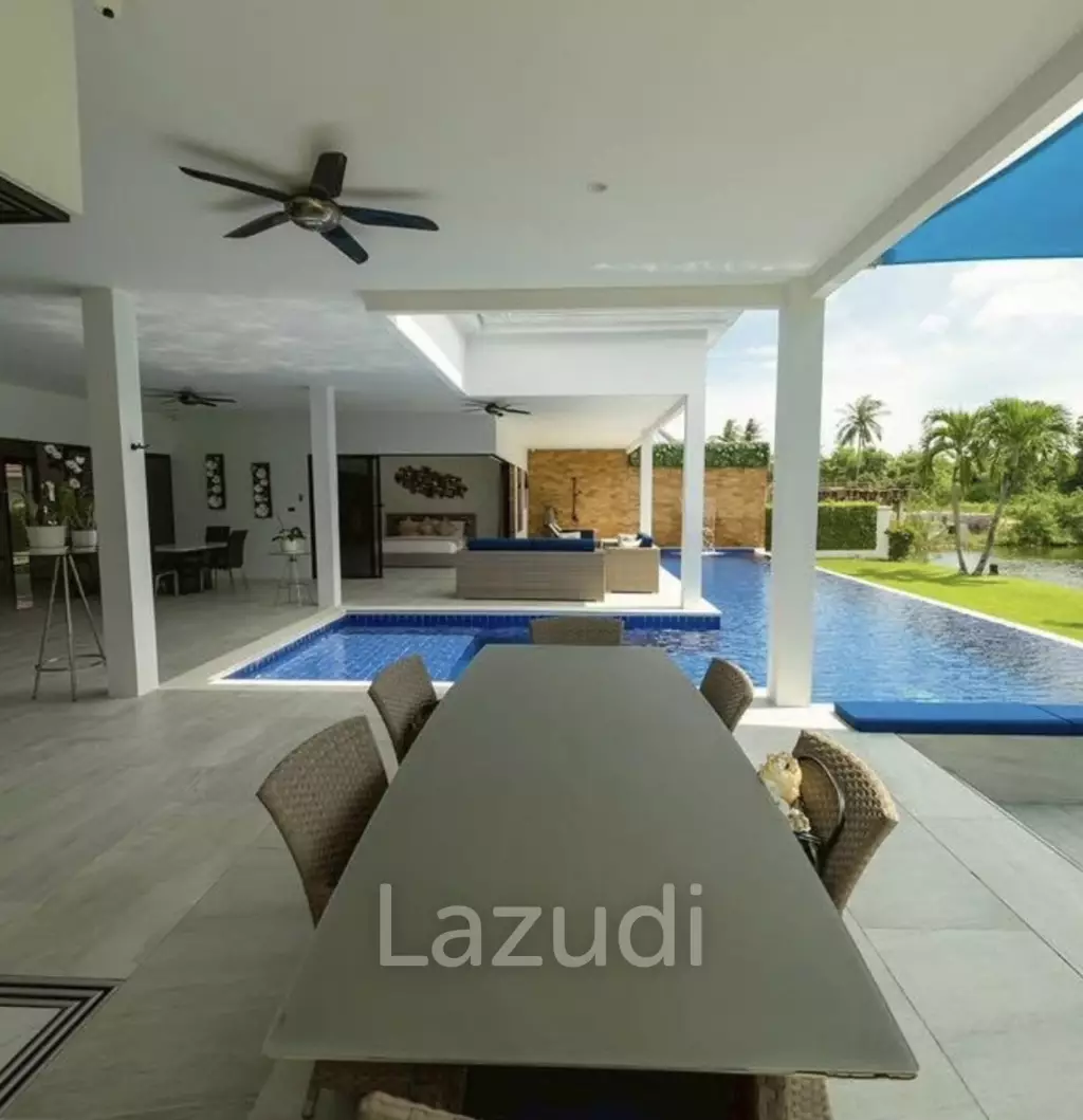 ST GEORGES PARK : 4 Bed Luxury Pool Villa