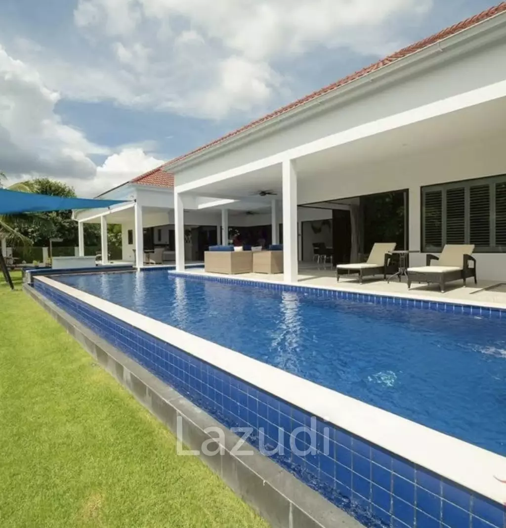 ST GEORGES PARK : 4 Bed Luxury Pool Villa