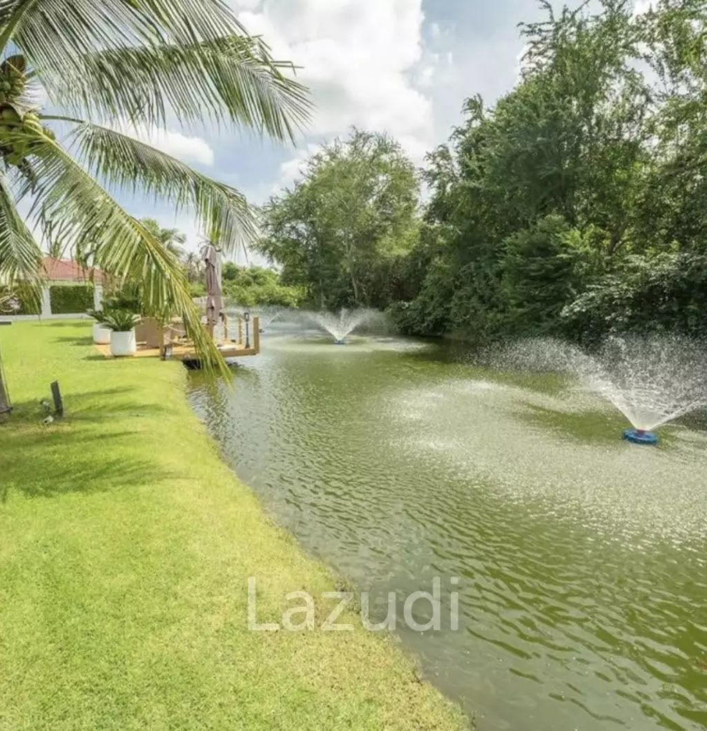 ST GEORGES PARK : 4 Bed Luxury Pool Villa