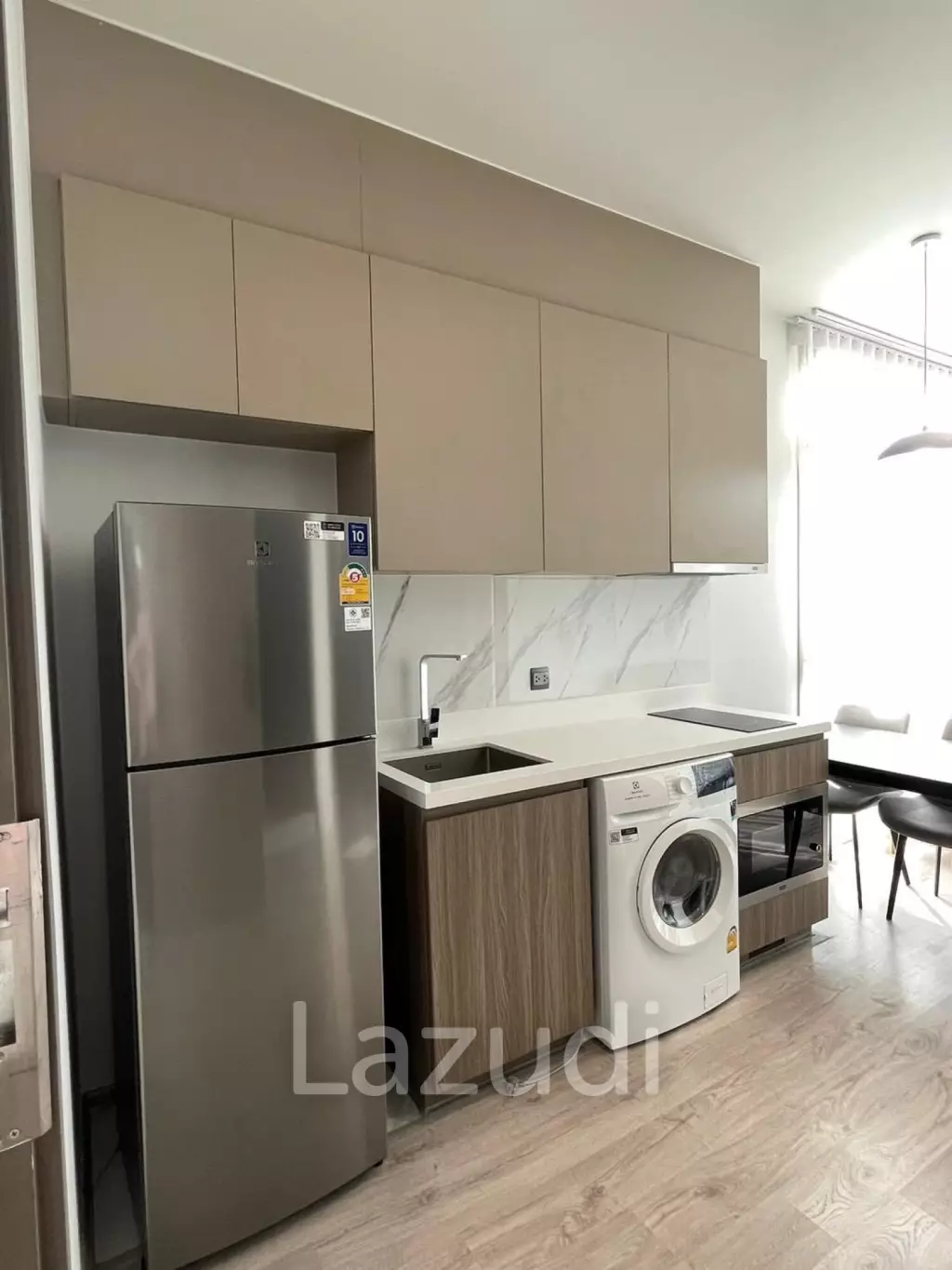 Luxurious Fully Furnished Condo in Ekkamai
