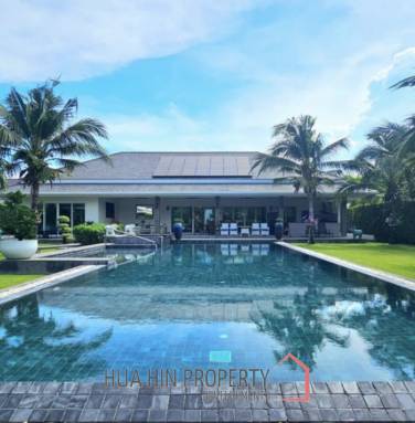 THE CLOUDS 1 : Luxury 7 bed pool villa