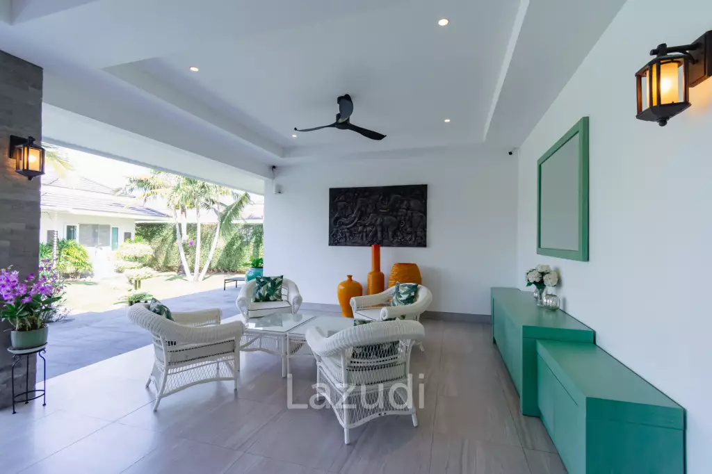 THE CLOUDS 1 : Luxury 7 bed pool villa
