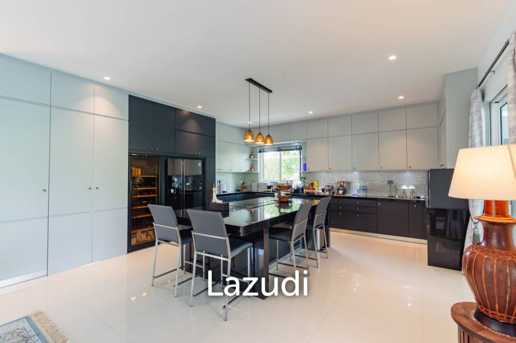 1,980 ตร.ม 7 เตียง 8 อาบน้ำ วิลล่า For ขาย