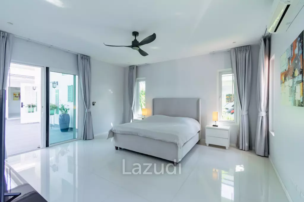 THE CLOUDS 1 : Luxury 7 bed pool villa