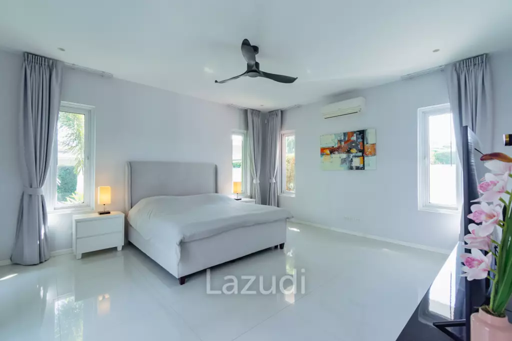 THE CLOUDS 1 : Luxury 7 bed pool villa