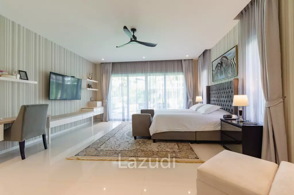 THE CLOUDS 1 : Luxury 7 bed pool villa