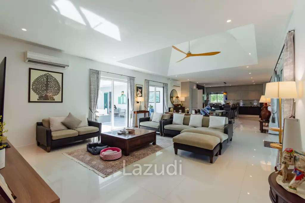 THE CLOUDS 1 : Luxury 7 bed pool villa
