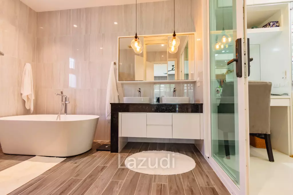 THE CLOUDS 1 : Luxury 7 bed pool villa