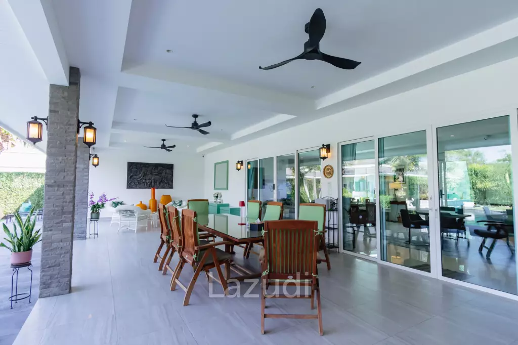 THE CLOUDS 1 : Luxury 7 bed pool villa