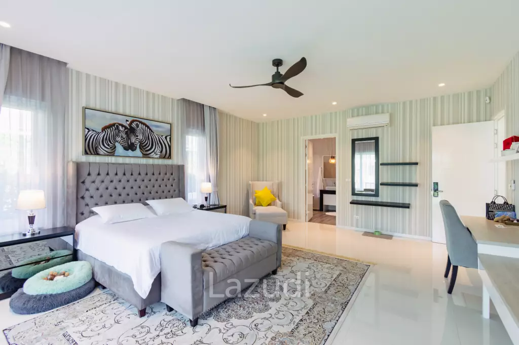 THE CLOUDS 1 : Luxury 7 bed pool villa