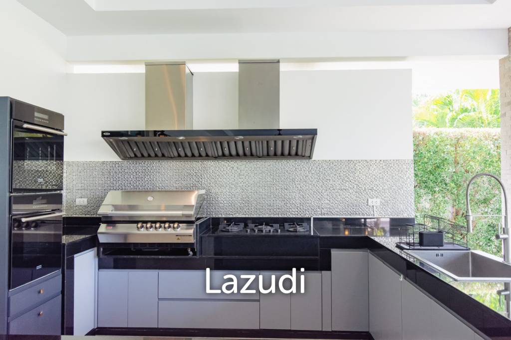 1,980 ตร.ม 7 เตียง 8 อาบน้ำ วิลล่า For ขาย