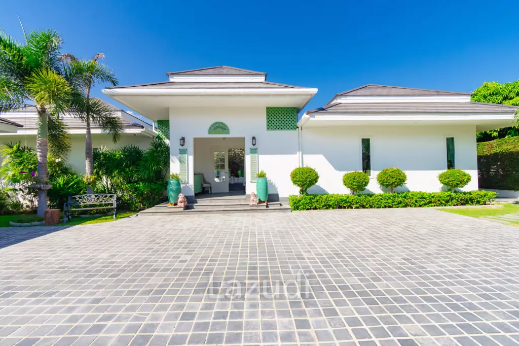 THE CLOUDS 1 : Luxury 7 bed pool villa