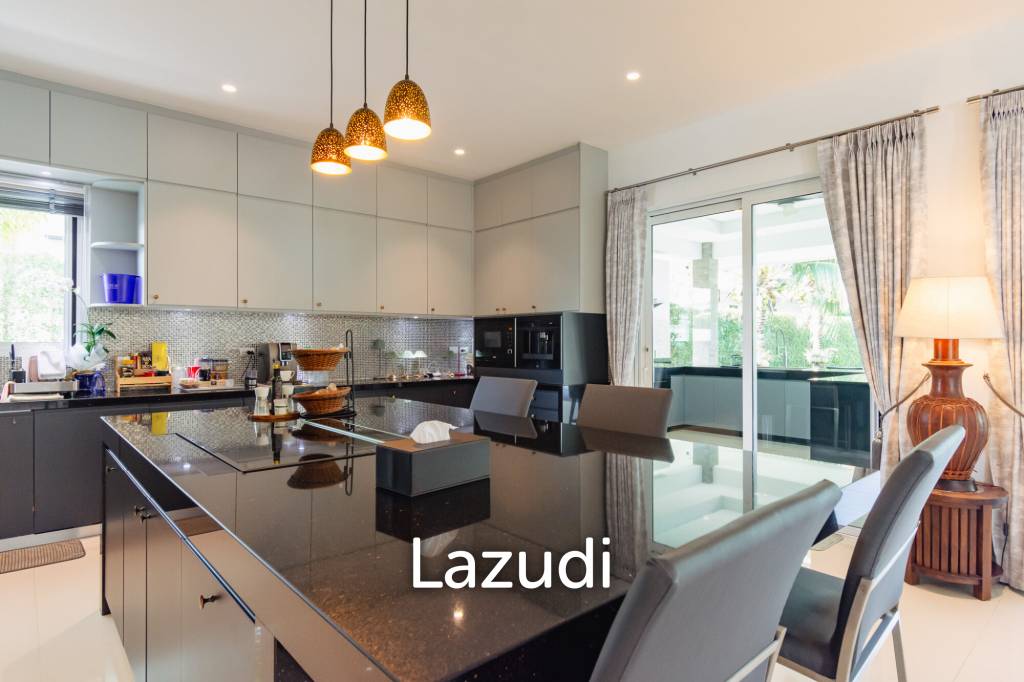 1,980 ตร.ม 7 เตียง 8 อาบน้ำ วิลล่า For ขาย