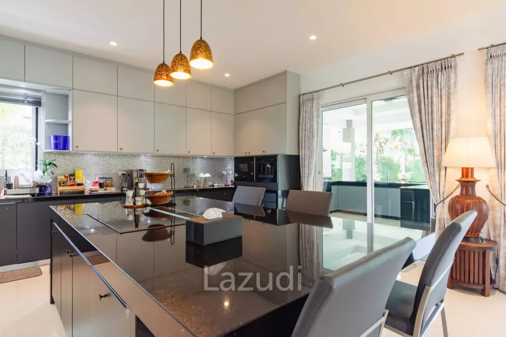 THE CLOUDS 1 : Luxury 7 bed pool villa