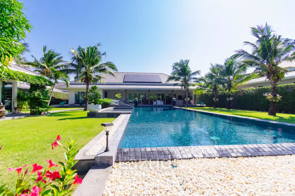 THE CLOUDS 1 : Luxury 7 bed pool villa