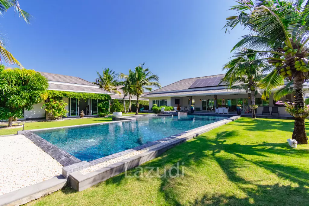 THE CLOUDS 1 : Luxury 7 bed pool villa
