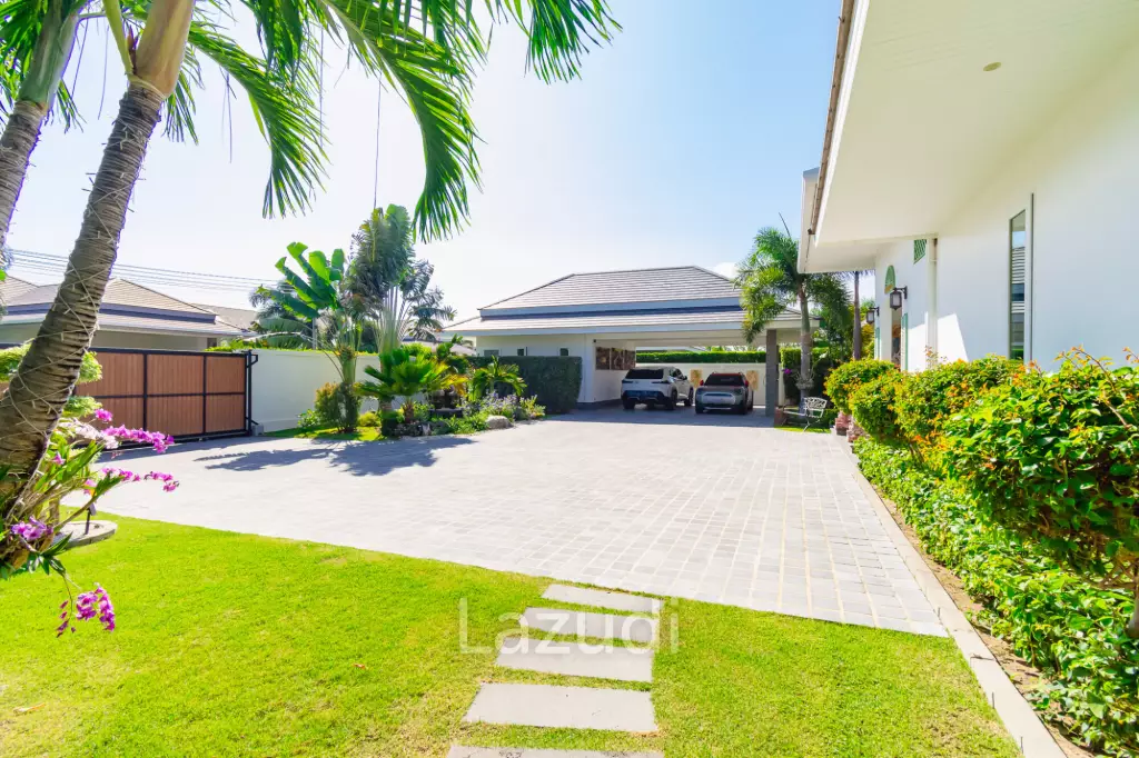 THE CLOUDS 1 : Luxury 7 bed pool villa