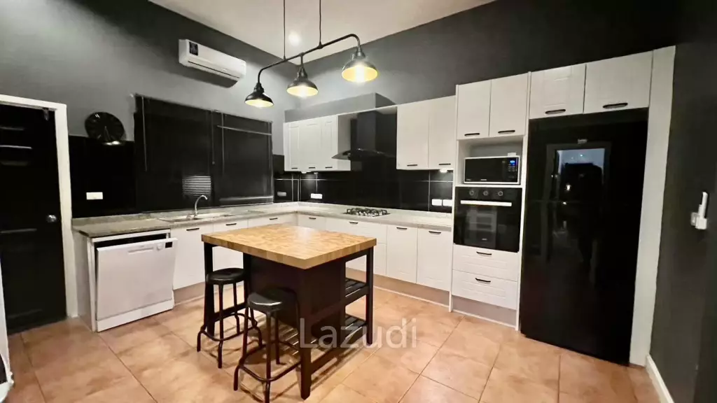 4 Beds 3 Baths 200 SQ.M. Laurel Park Pattaya