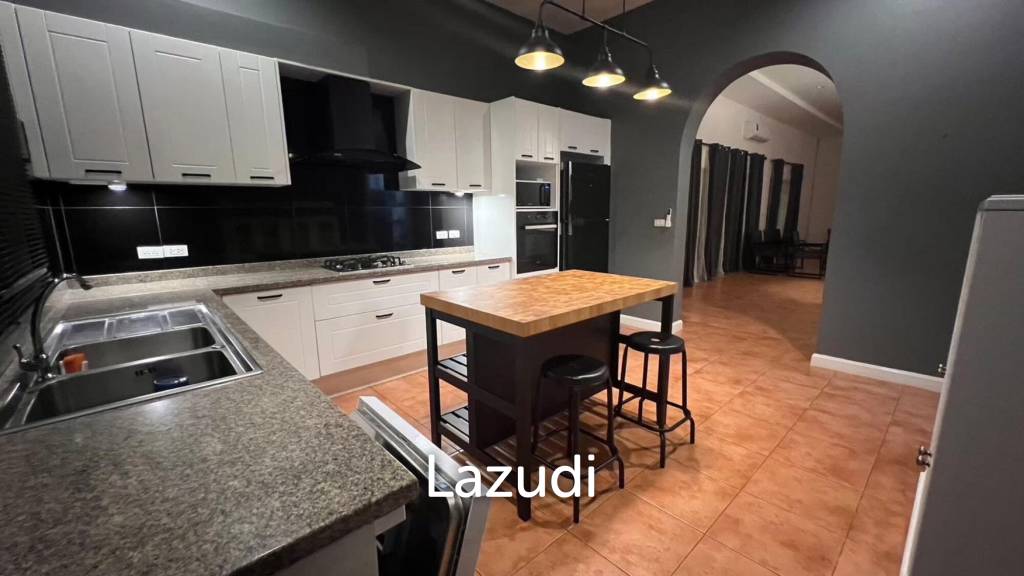 4 Beds 3 Baths 200 SQ.M. Laurel Park Pattaya