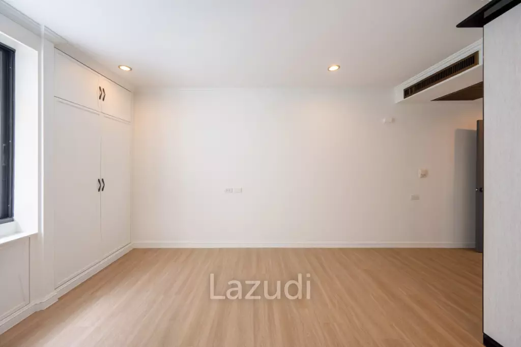 Luxurious 3-Bedroom Condo at Las Colinas Bangkok