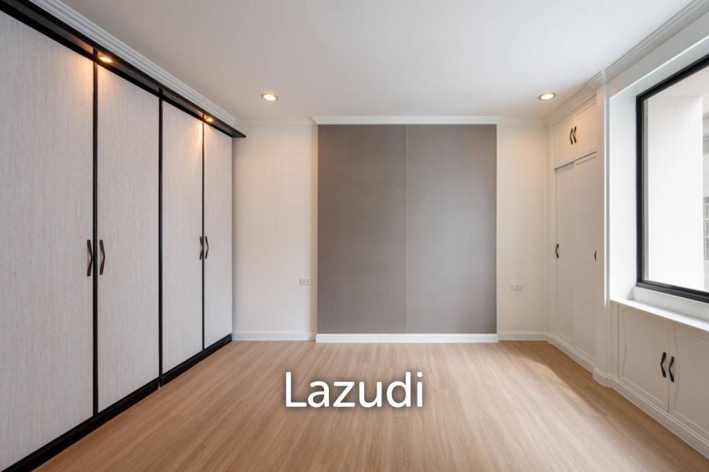 Luxurious 3-Bedroom Condo at Las Colinas Bangkok
