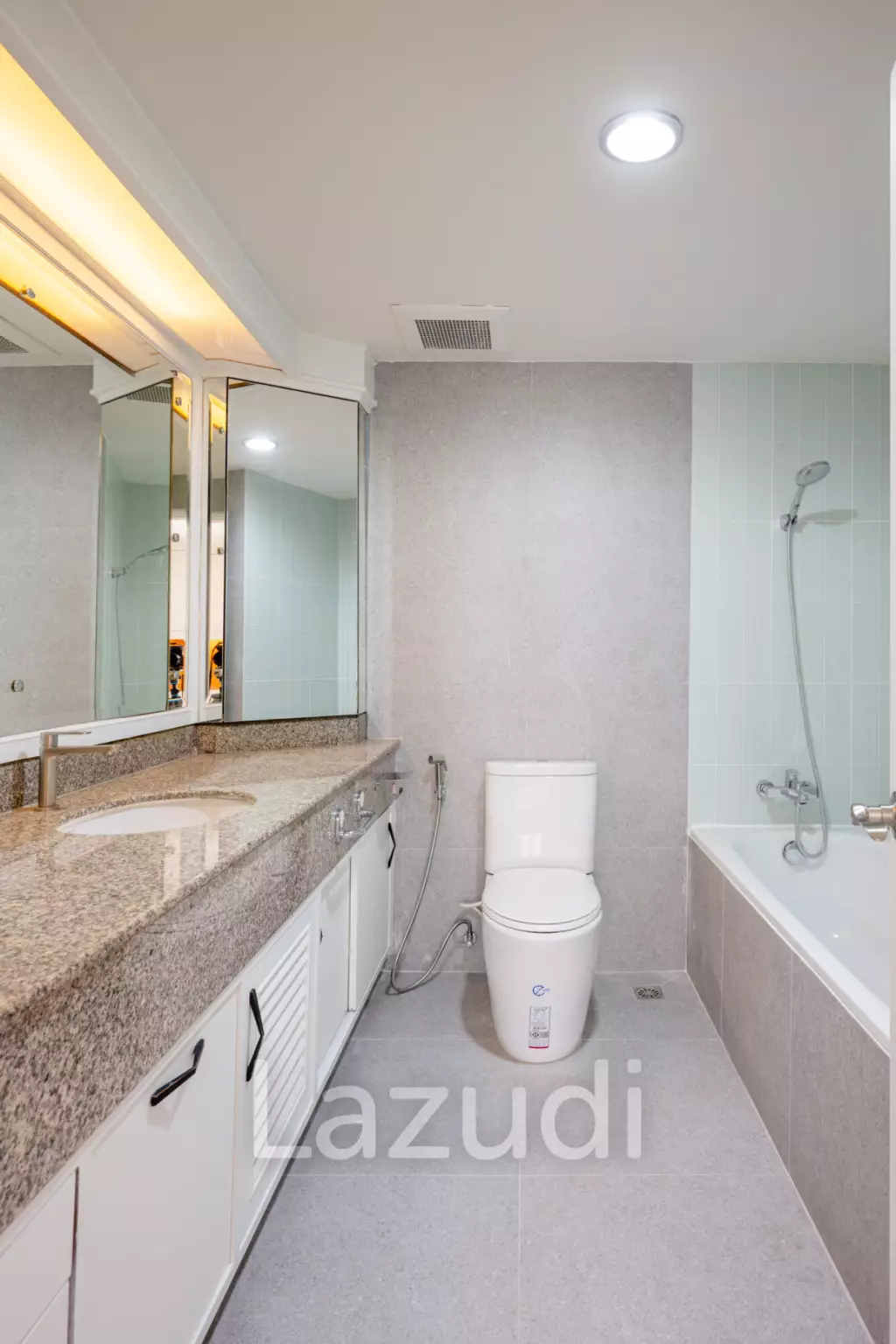Luxurious 3-Bedroom Condo at Las Colinas Bangkok