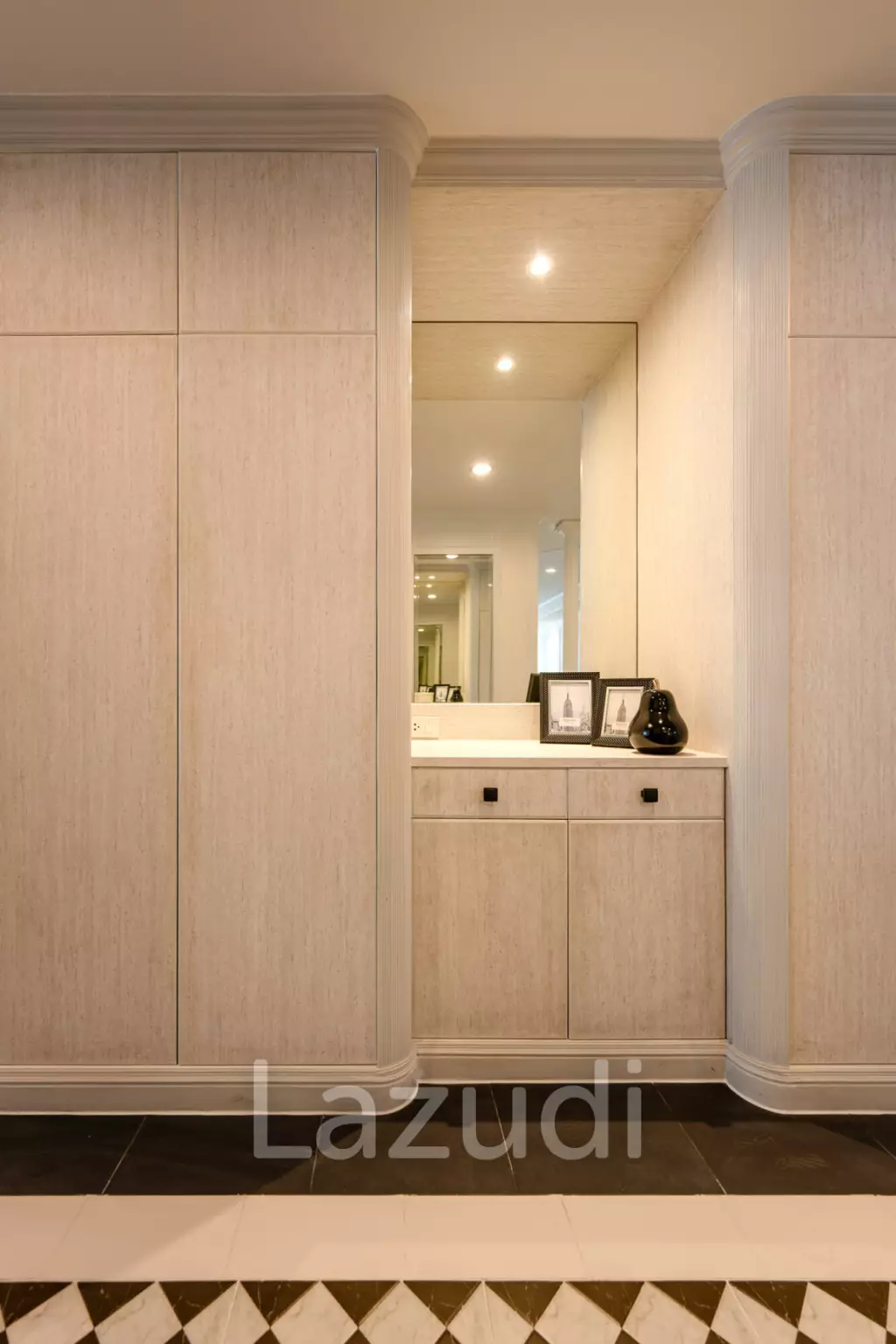 Luxurious 3-Bedroom Condo at Las Colinas Bangkok