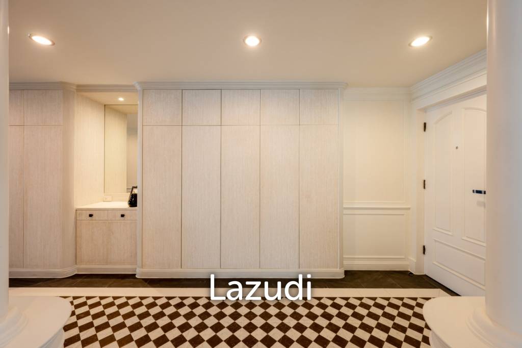 Luxurious 3-Bedroom Condo at Las Colinas Bangkok