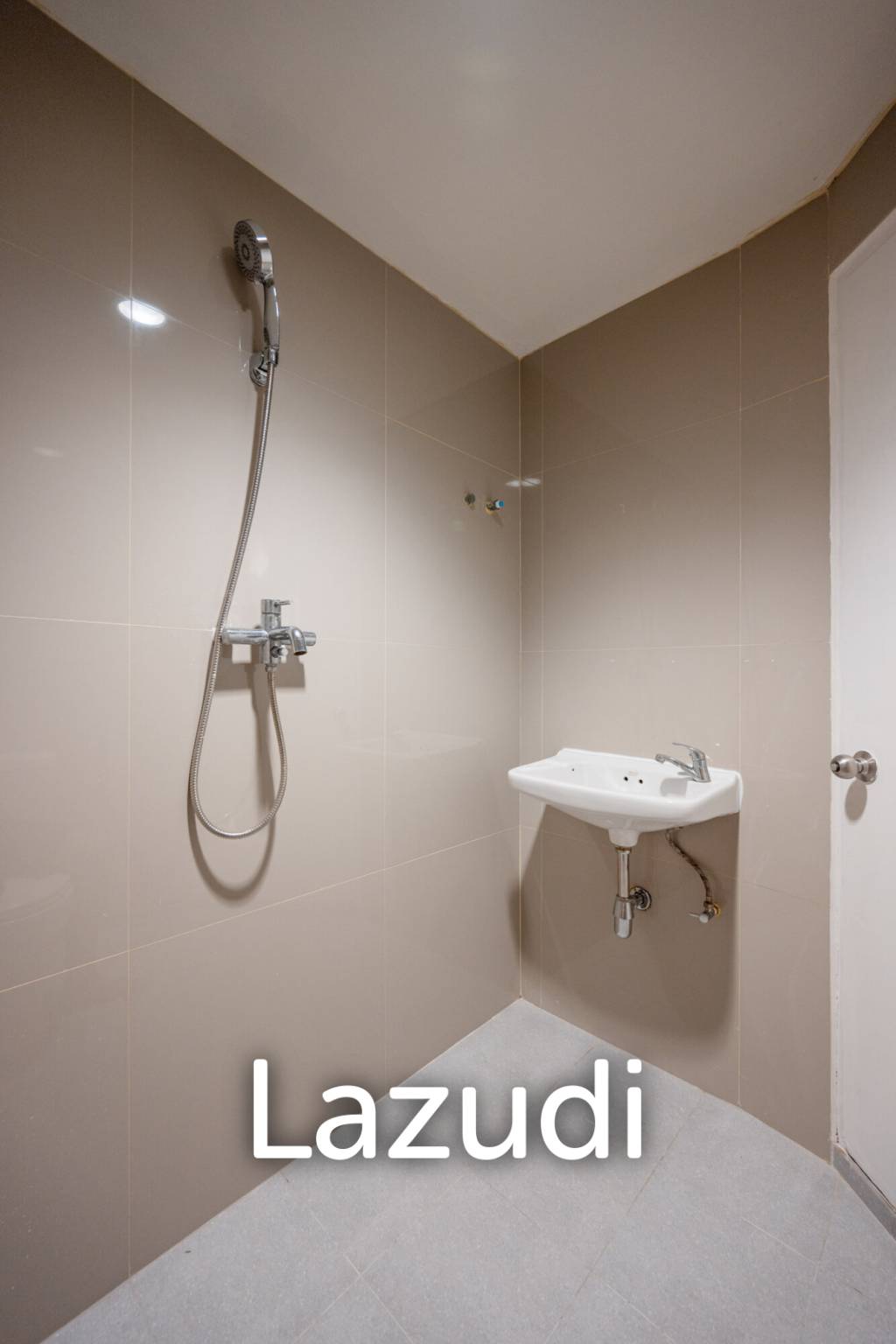 Luxurious 3-Bedroom Condo at Las Colinas Bangkok