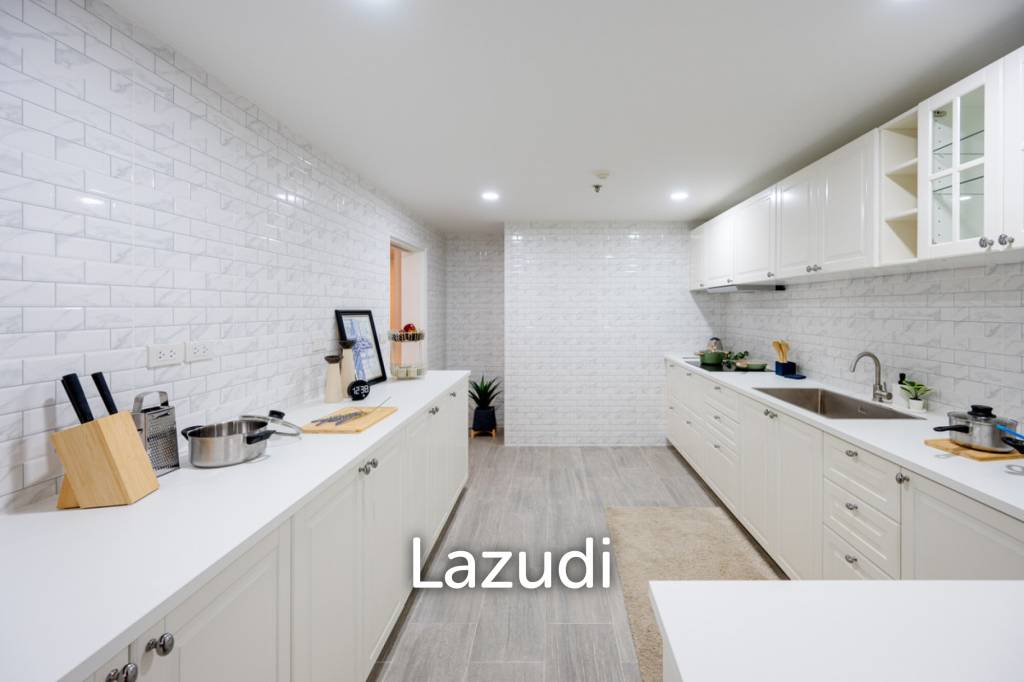 Luxurious 3-Bedroom Condo at Las Colinas Bangkok