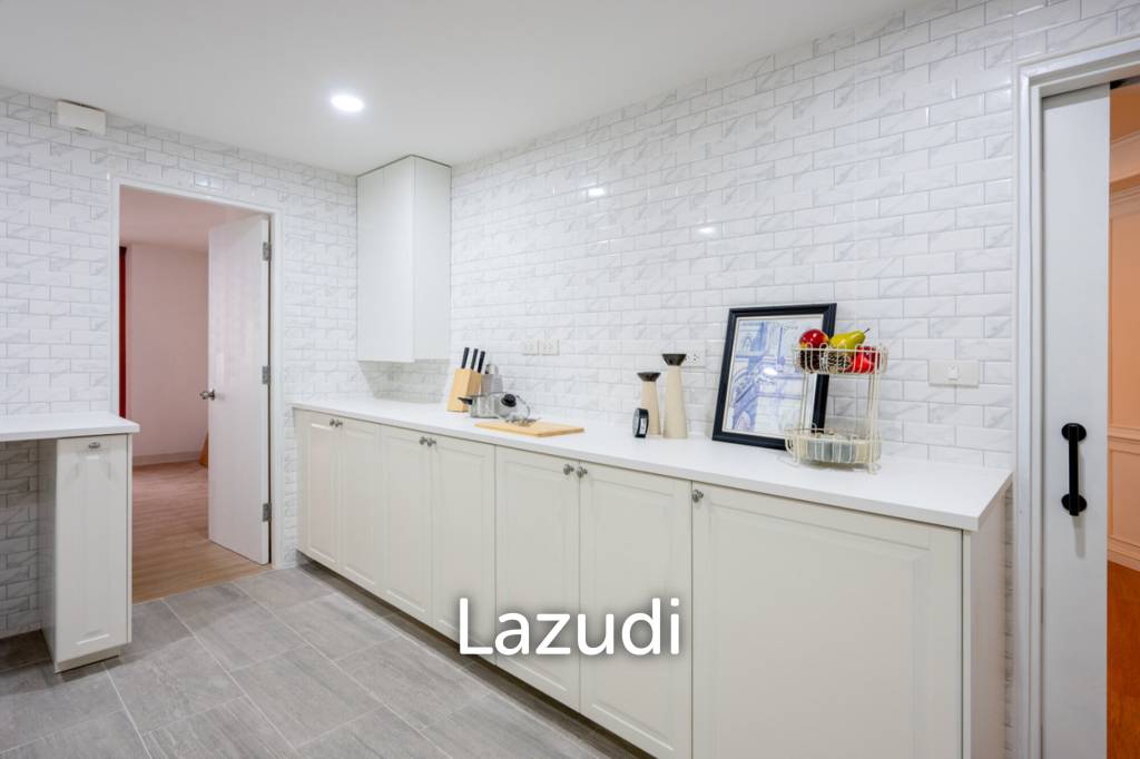 Luxurious 3-Bedroom Condo at Las Colinas Bangkok