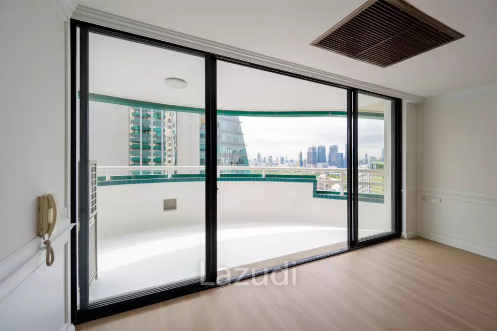 Luxurious 3-Bedroom Condo at Las Colinas Bangkok