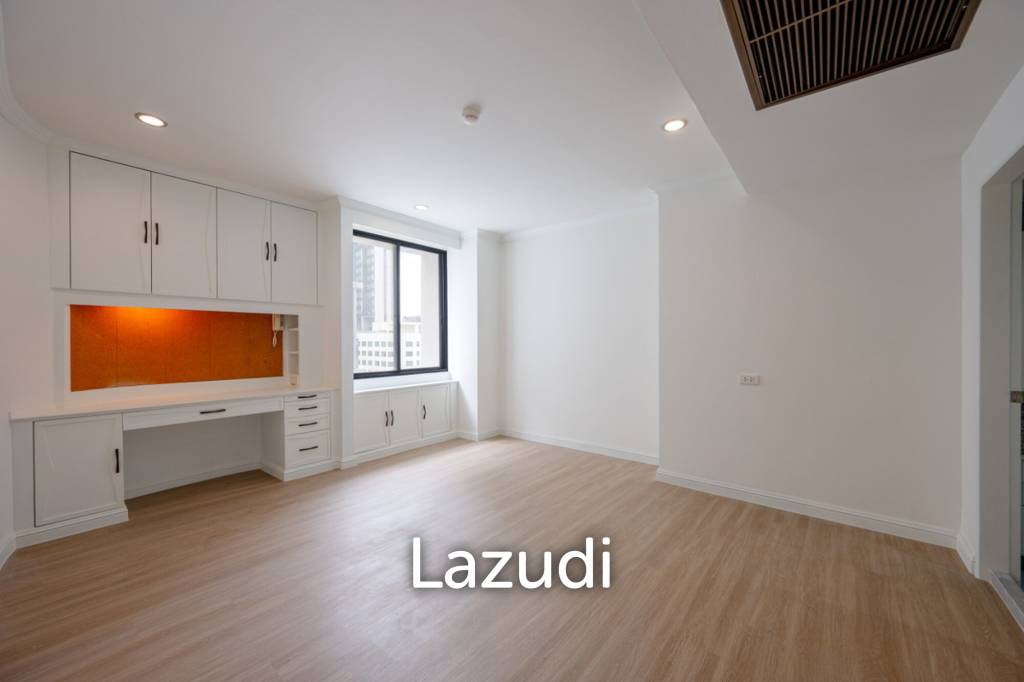 Luxurious 3-Bedroom Condo at Las Colinas Bangkok