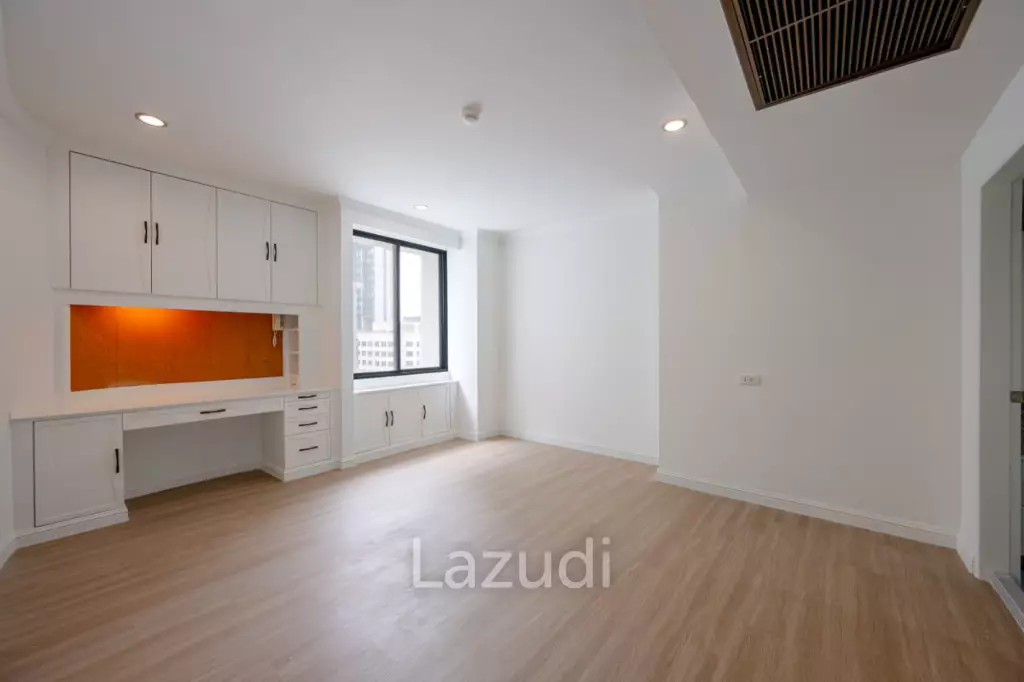 Luxurious 3-Bedroom Condo at Las Colinas Bangkok