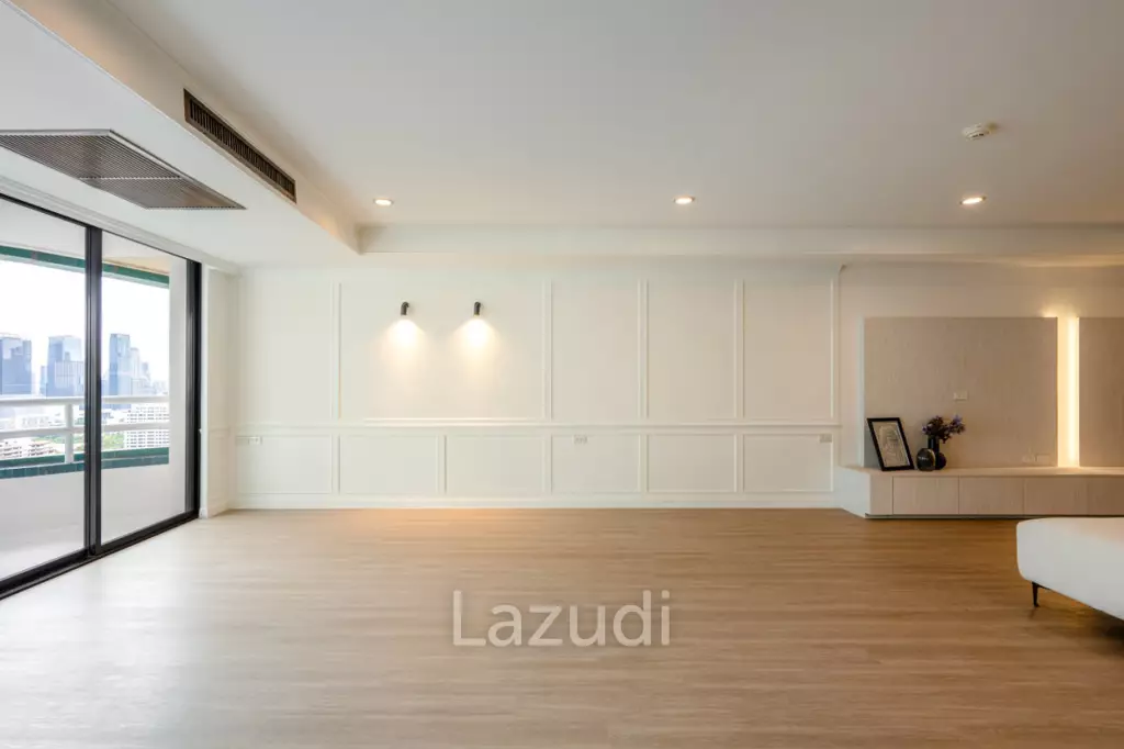 Luxurious 3-Bedroom Condo at Las Colinas Bangkok