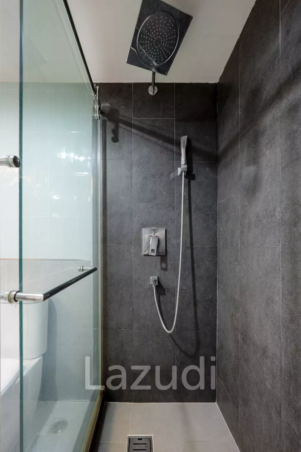 Luxurious 3-Bedroom Condo at Las Colinas Bangkok