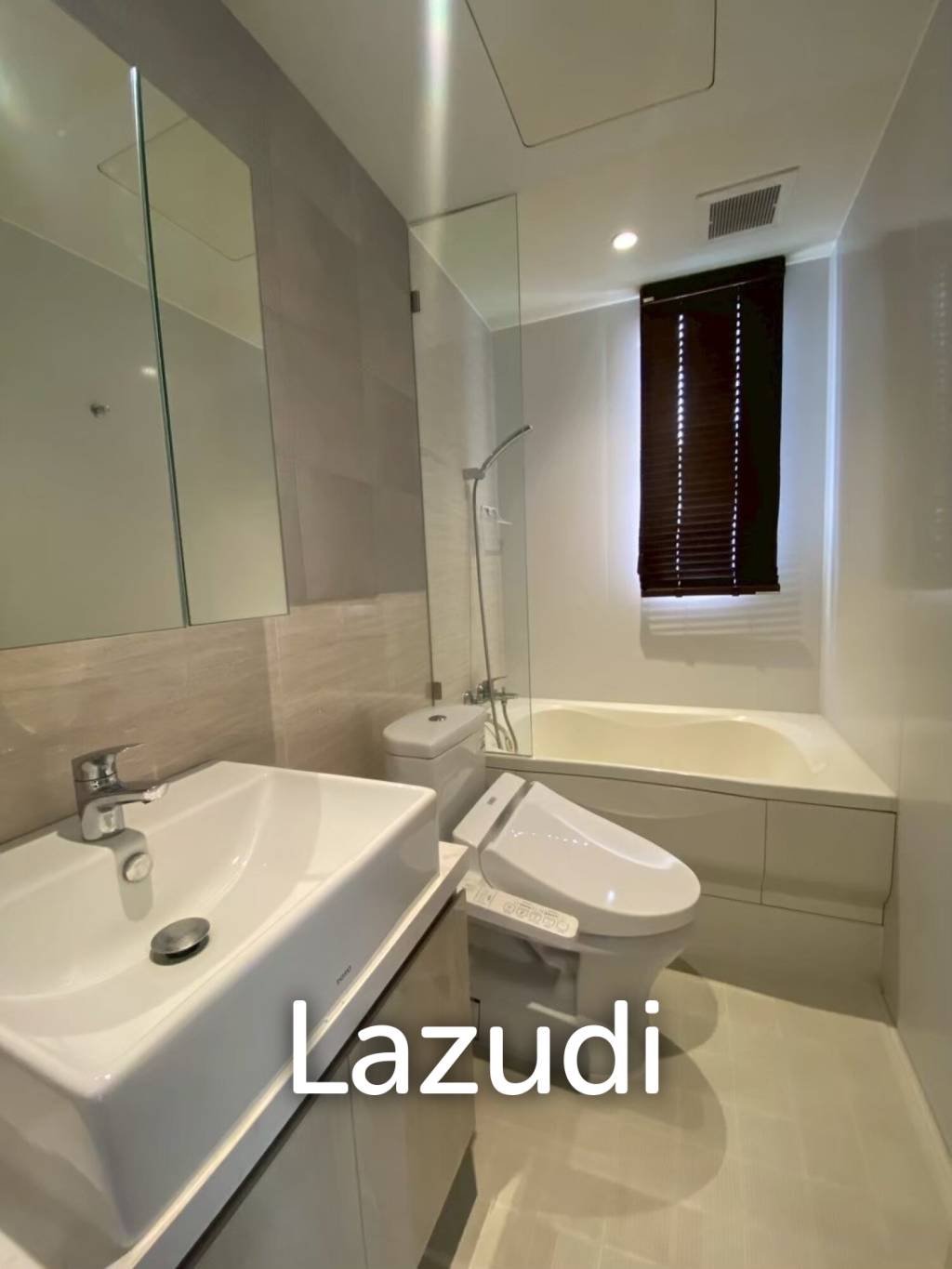 1 Bed 1 Bath 44 SQ.M Runesu Thonglor 5 Low rise condo with Bathtub